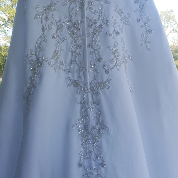 Wedding Dress - Picture 4 of 7